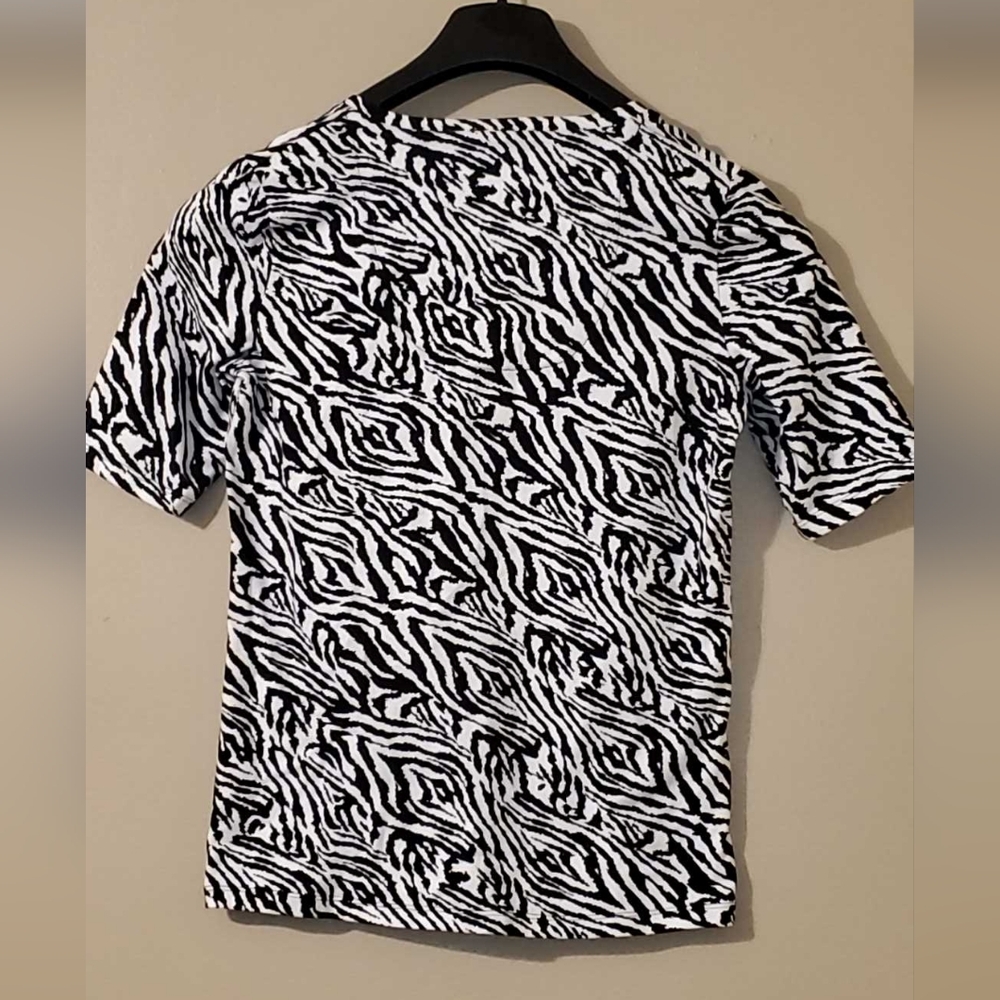 Jones New York Stretch Zebra Print Top Size M - Picture 2 of 5